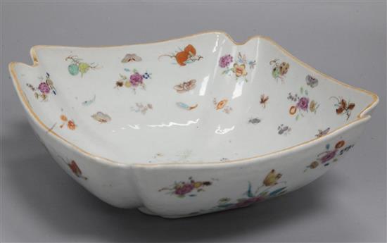 A Chinese bowl, diameter 22.5cm